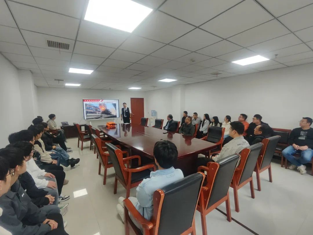 1979560378456997888.jpg 180805244qdb.jpg