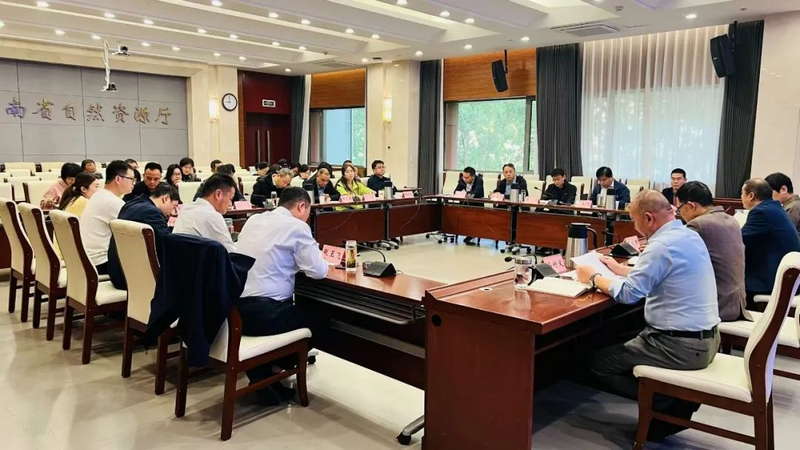 1979565552009347072.jpg 01080413of3v.jpg